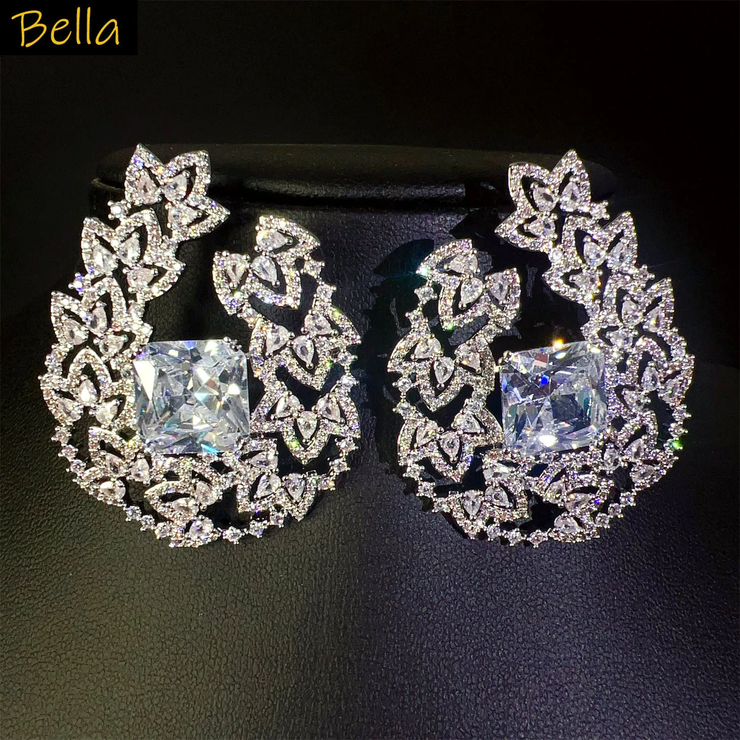 zircon luxury earrings for women wedding party gala event vintage stud earrings female gift shiny jewelry
zircon luxury earrings for women wedding party gala event vintage stud earrings female gift shiny jewelry