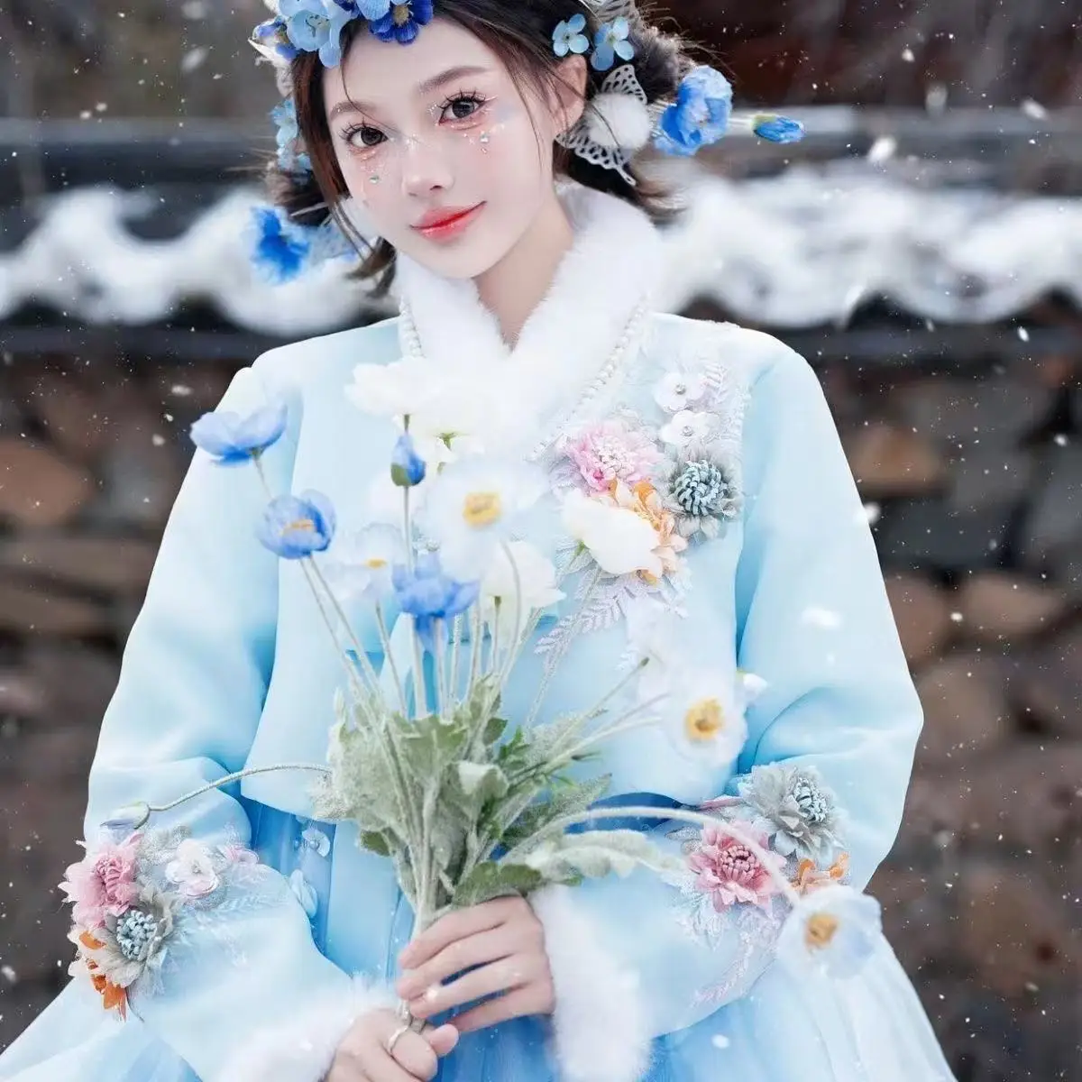 Blue Women's Hanbok Tops Traditional Korean Clothing Winter Plush Collar Coat Yanji Travel Wedding Photography Outfits
Blue Women's Hanbok Tops Traditional Korean Clothing Winter Plush Collar Coat Yanji Travel Wedding Photography Outfits