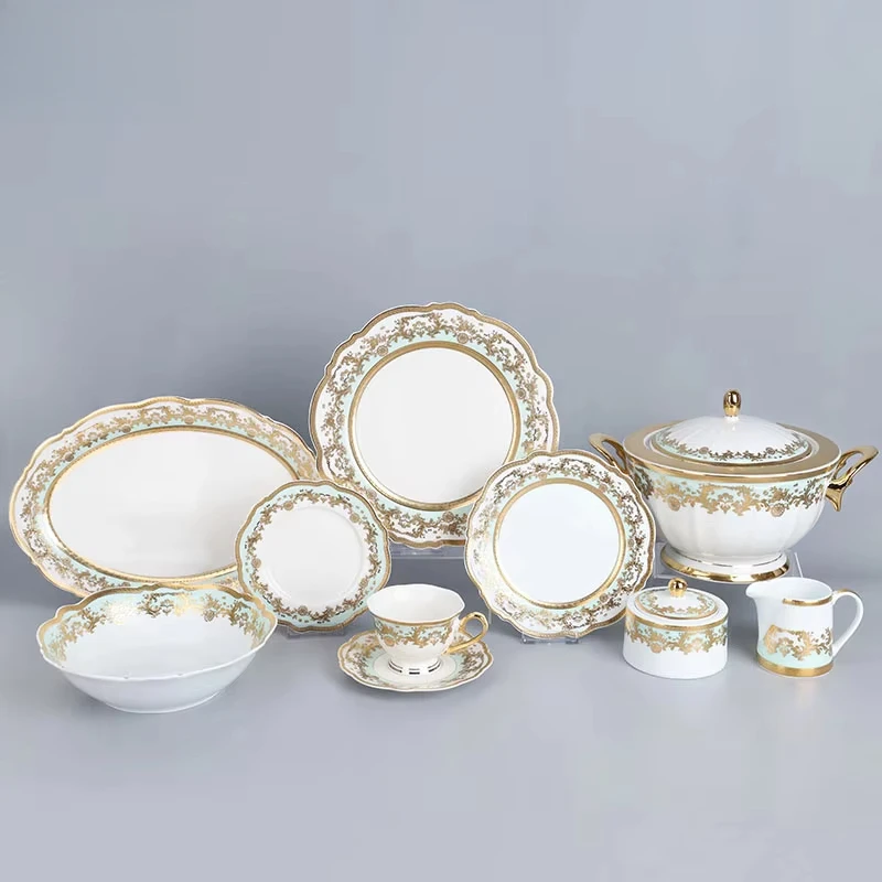 High Quality Embossed Gold Decoration Tableware Royal Style Bone China Dinnerware Luxury Porcelain Dinner Sets
High Quality Embossed Gold Decoration Tableware Royal Style Bone China Dinnerware Luxury Porcelain Dinner Sets