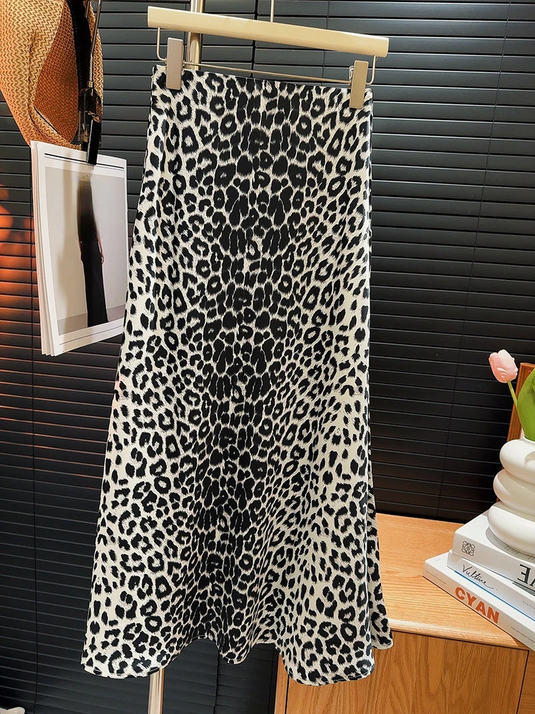 Атласные винтажные леопардовые женские юбки, весна-лето, модная трапециевидная юбка Faldas Mujer с высокой талией, элегантная длинная юбка русалки
Атласные винтажные леопардовые женские юбки, весна-лето, модная трапециевидная юбка Faldas Mujer с высокой талией, элегантная длинная юбка русалки