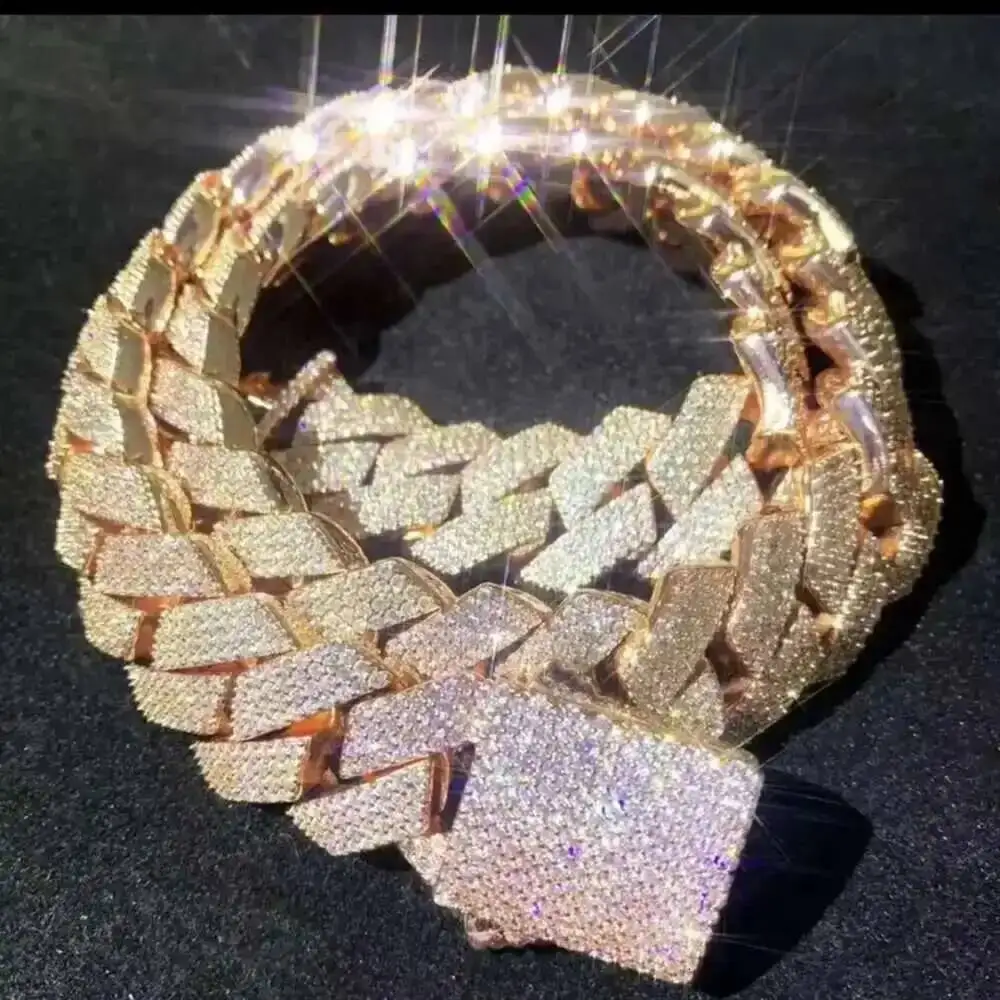 Moissanite Hiphop Jewelry 925 Sterling Silver 20mm Diamond Cuban Chain Iced Out Missanite Cuban Chain
Moissanite Hiphop Jewelry 925 Sterling Silver 20mm Diamond Cuban Chain Iced Out Missanite Cuban Chain