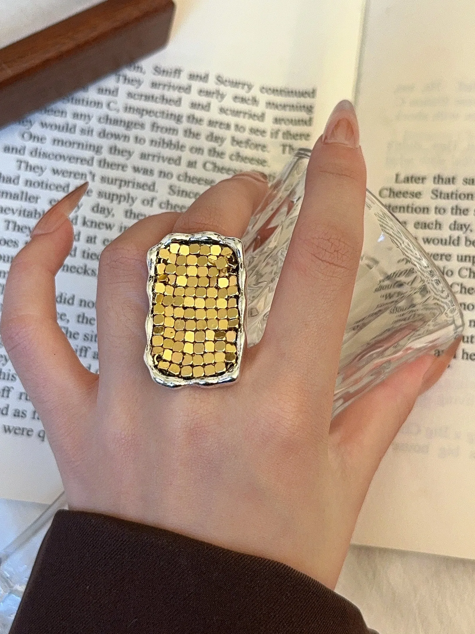 Retro Exaggerated Metal Geometric Sequin Open Ring for Women Elegant Index Finger Ring Fashionable Casual Alloy Jewelry
Retro Exaggerated Metal Geometric Sequin Open Ring for Women Elegant Index Finger Ring Fashionable Casual Alloy Jewelry