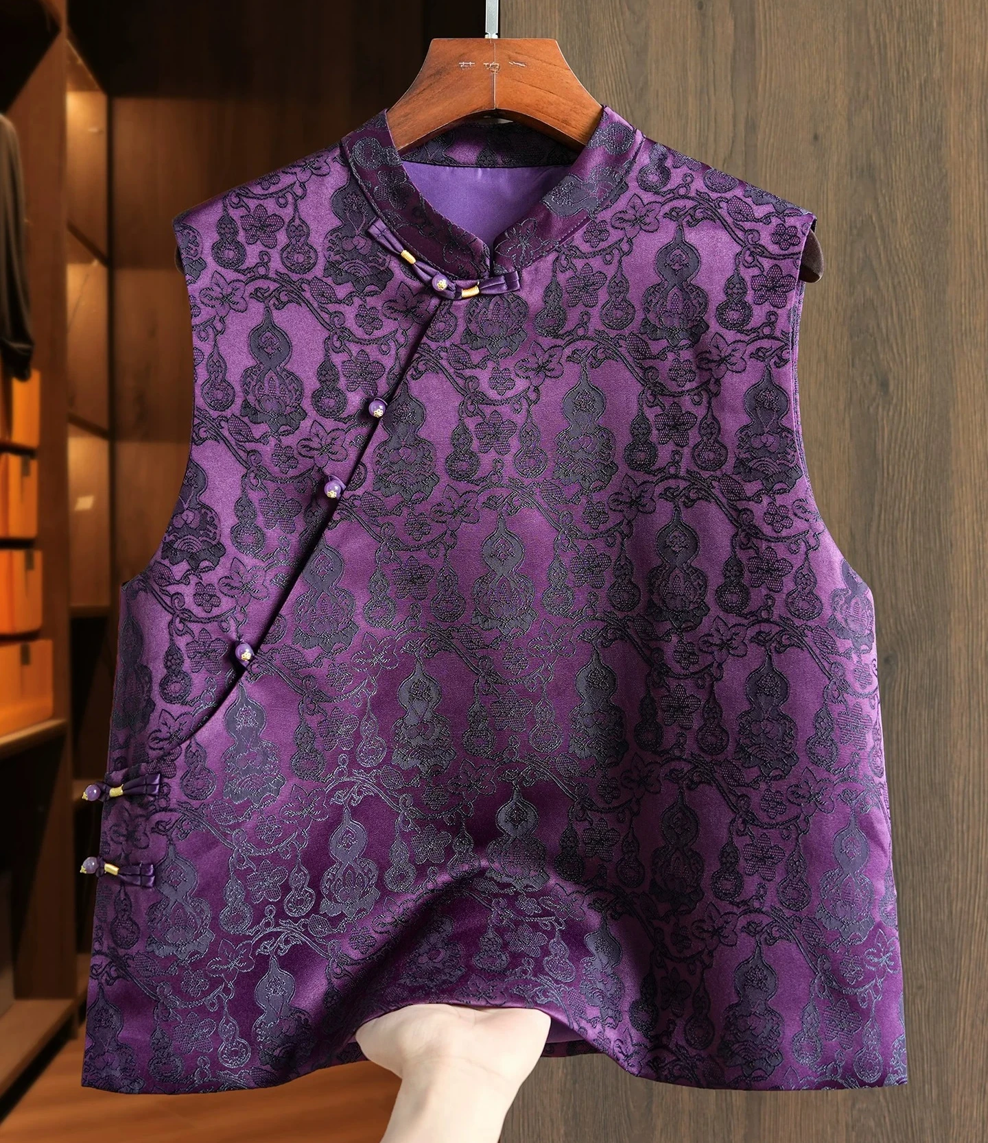 Spring Summer Women Dobby Floral Purple Sleeveless Vest Coat , Woman Vintage Chinese Style Jacquard Vests Coats
Spring Summer Women Dobby Floral Purple Sleeveless Vest Coat , Woman Vintage Chinese Style Jacquard Vests Coats
