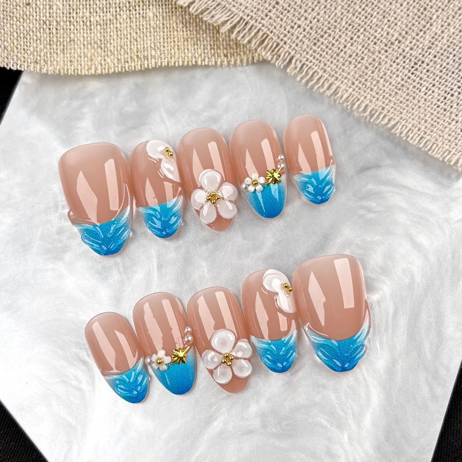 24PCS Almond Fake Nail Blue Island Vacation Style Press on Nails European and American Drop Glue 3D Flower Gold Bead False Nails
24PCS Almond Fake Nail Blue Island Vacation Style Press on Nails European and American Drop Glue 3D Flower Gold Bead False Nails
