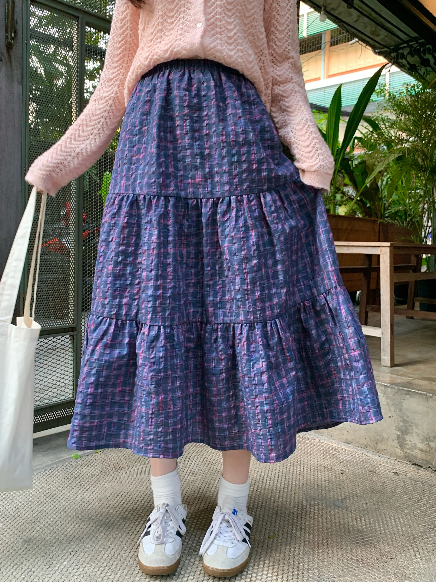 Женская юбка-клеш в клетку из ткани Bubble Cloth с принтом «Сырный кролик», весенняя новинка, винтажная, свободная, стройнящая, корейский стиль, с высокой талией, А-силуэт
Женская юбка-клеш в клетку из ткани Bubble Cloth с принтом «Сырный кролик», весенняя новинка, винтажная, свободная, стройнящая, корейский стиль, с высокой талией, А-силуэт