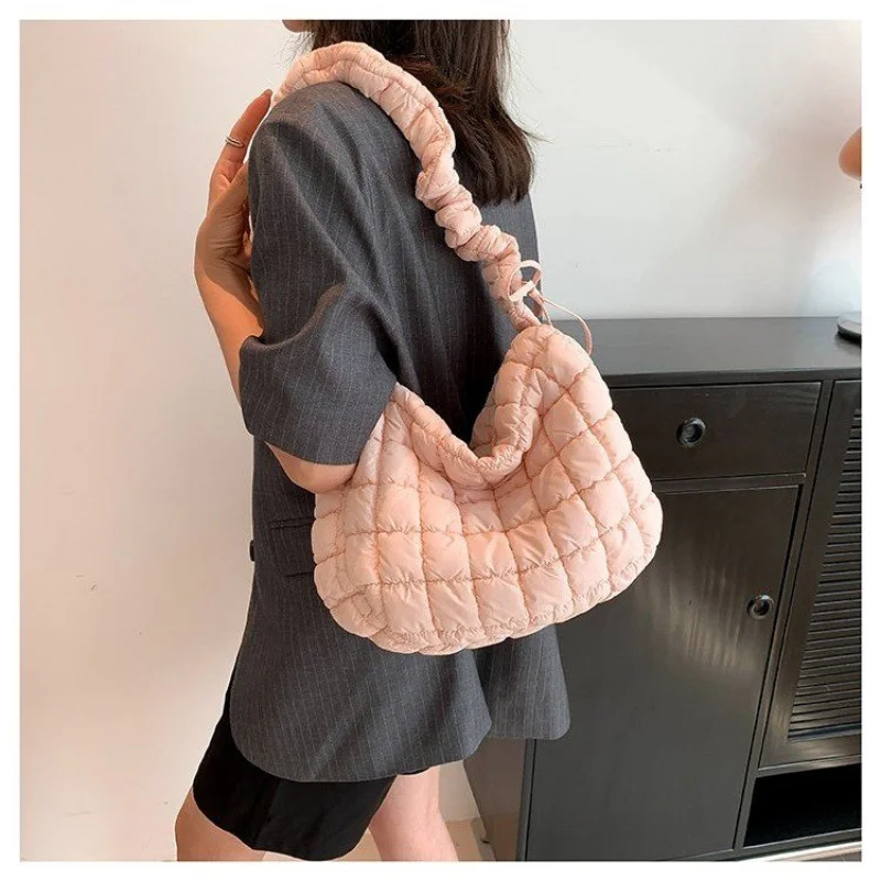 Роскошная многофункциональная сумка через плечо для женщин, дизайнерская универсальная сумка со съемными сумками и ремнями
Роскошная многофункциональная сумка через плечо для женщин, дизайнерская универсальная сумка со съемными сумками и ремнями