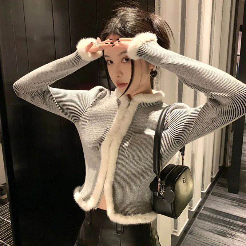 Gray Korean Cropped Cardigan Hairy Patchwork Slim Fit Pockets Short Jacket Autumn Winter Streetwear Ladies Wild Long Sleeve Coat
Gray Korean Cropped Cardigan Hairy Patchwork Slim Fit Pockets Short Jacket Autumn Winter Streetwear Ladies Wild Long Sleeve Coat