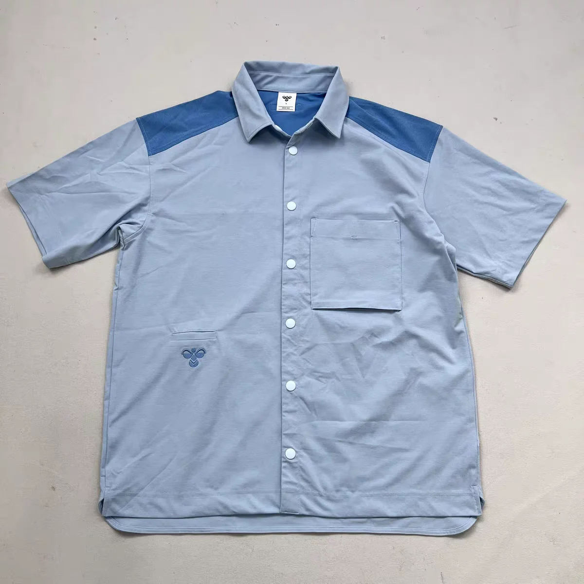 Мужская летняя повседневная футболка свободного кроя с контрастными вставками, быстросохнущая, тонкая модель, однотонная
Мужская летняя повседневная футболка свободного кроя с контрастными вставками, быстросохнущая, тонкая модель, однотонная