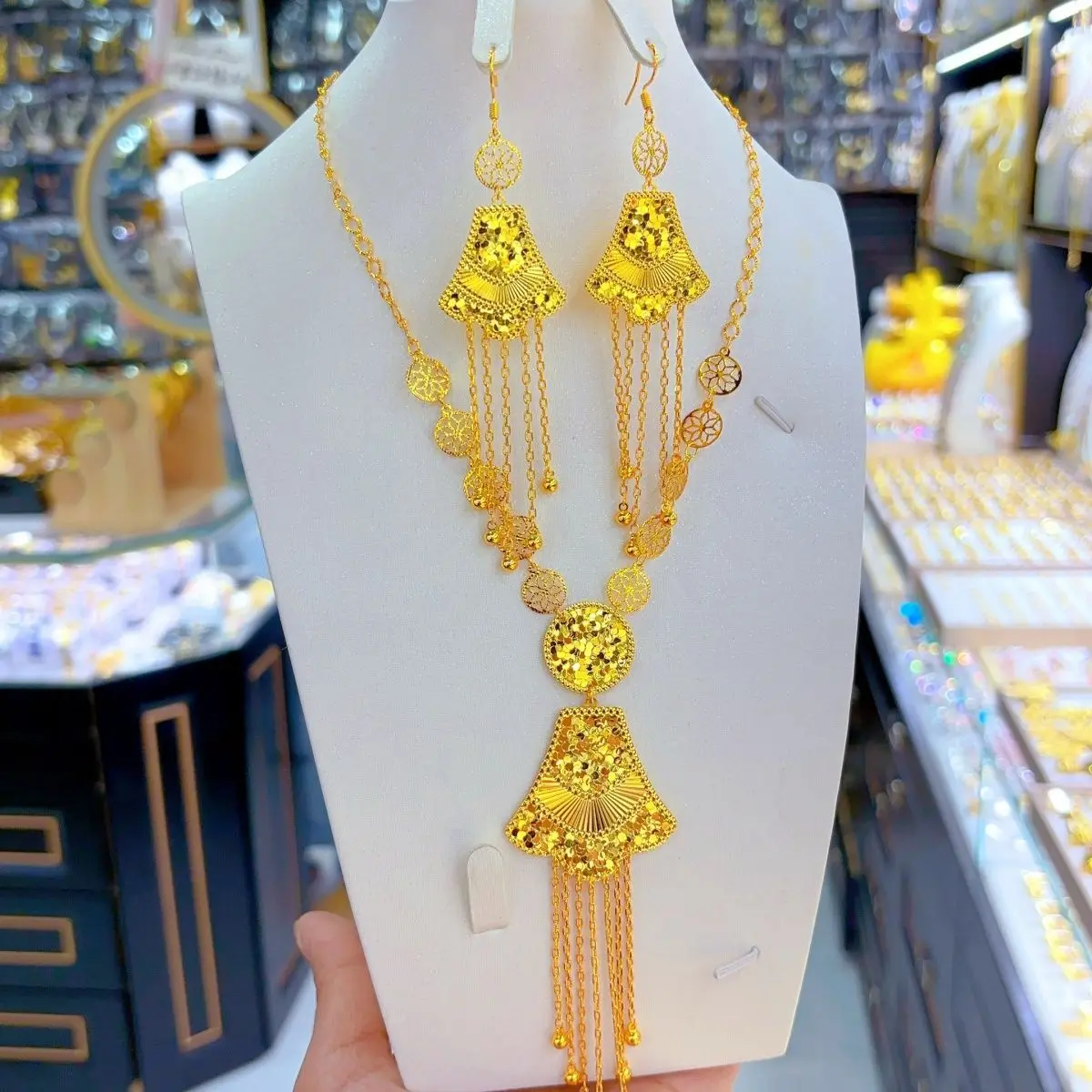 Fashion Dubai 24K Gold Plated Customized Necklace Earrings for Couples' Wedding Christmas Gift Jewelry Set DD10970
Fashion Dubai 24K Gold Plated Customized Necklace Earrings for Couples' Wedding Christmas Gift Jewelry Set DD10970