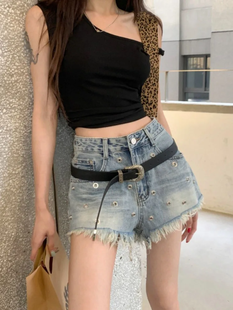 Women's Denim Shorts High Waist Solid Color Patchwork Burrs Short Pants 2024 Summer New Fashion
Women's Denim Shorts High Waist Solid Color Patchwork Burrs Short Pants 2024 Summer New Fashion