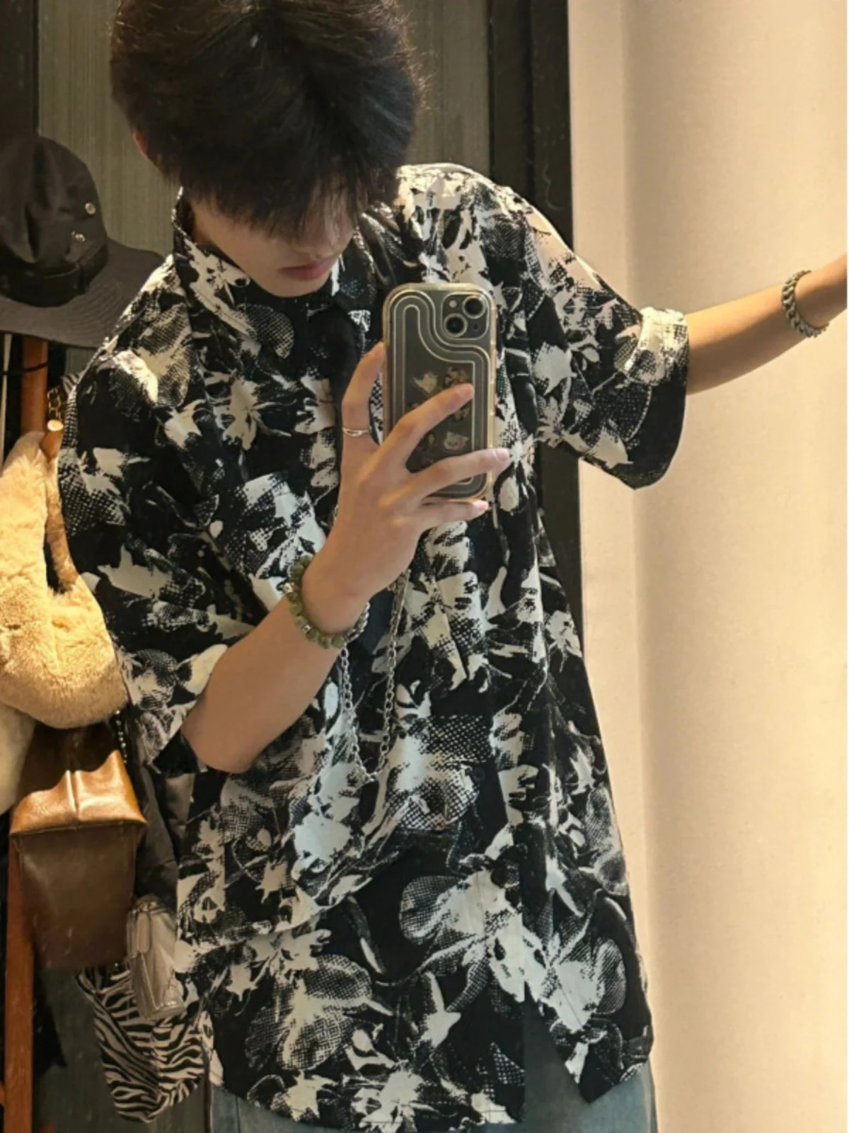 Black Ice Silk Short Sleeve Shirt Men's Summer Cleanfit High-End Feel Trendy Handsome Beach Shirt Jacket Cool Sensation
Black Ice Silk Short Sleeve Shirt Men's Summer Cleanfit High-End Feel Trendy Handsome Beach Shirt Jacket Cool Sensation