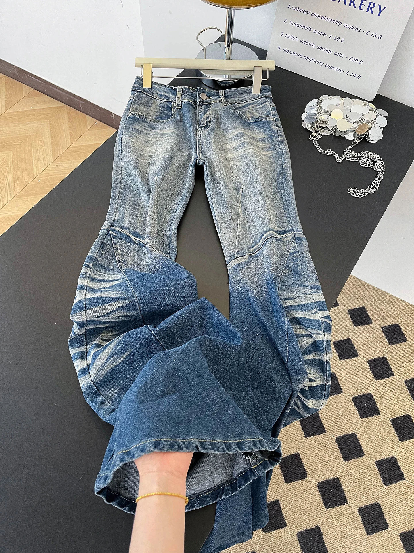 High Waist Bell Bottom Denim Jeans Women's Spring Vintage Wash Gradient Folded Floor Length Bell Pants Skin Friendly Breathable
High Waist Bell Bottom Denim Jeans Women's Spring Vintage Wash Gradient Folded Floor Length Bell Pants Skin Friendly Breathable