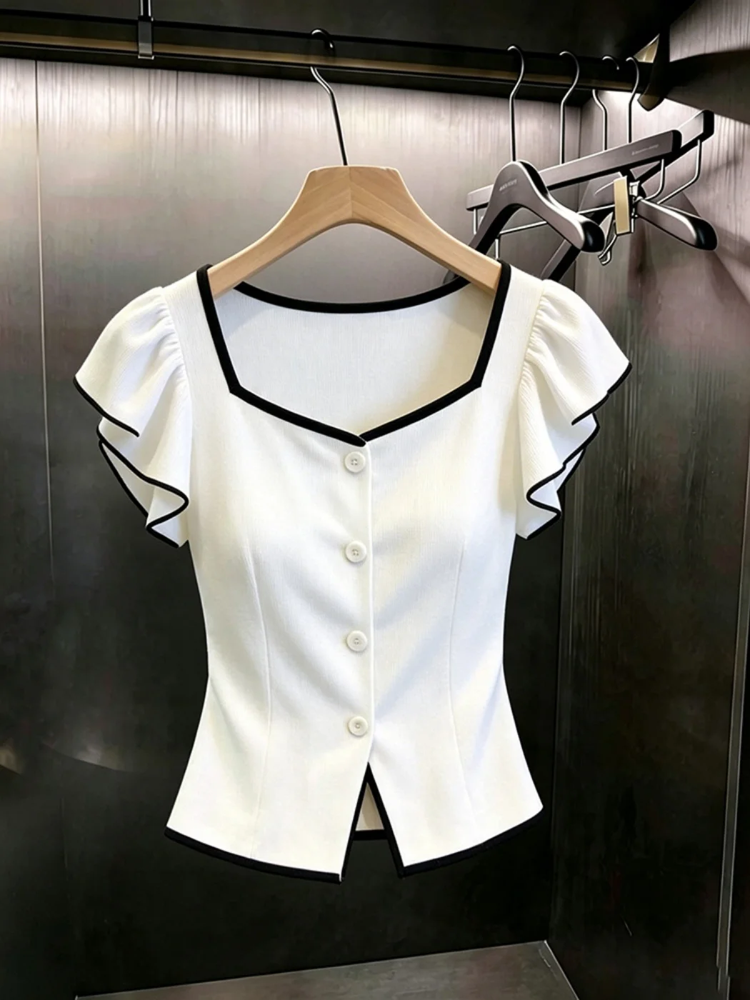 White Unique Color Block Shirt Square Collar Slimming Fashionable Top Korean Style Commute Wind Short Sleeve Women's Shirt
White Unique Color Block Shirt Square Collar Slimming Fashionable Top Korean Style Commute Wind Short Sleeve Women's Shirt