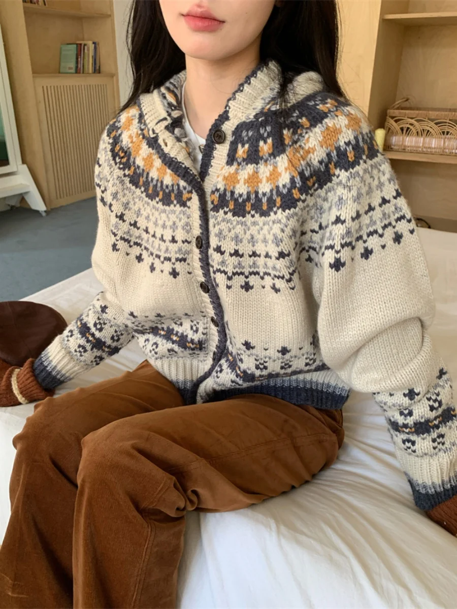 Вязаный кардиган-худи Mnana в стиле ретро, модный женский шерстяной кардиган с длинными рукавами, стандартной длины, для уличного стиля
Вязаный кардиган-худи Mnana в стиле ретро, модный женский шерстяной кардиган с длинными рукавами, стандартной длины, для уличного стиля