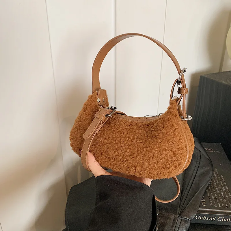 Autumn Winter Lamb Plush Shoulder Bag Women's High End Handbag 2025 New Plush Underarm Bag Simple Zipper Crossbody Bag
Autumn Winter Lamb Plush Shoulder Bag Women's High End Handbag 2025 New Plush Underarm Bag Simple Zipper Crossbody Bag