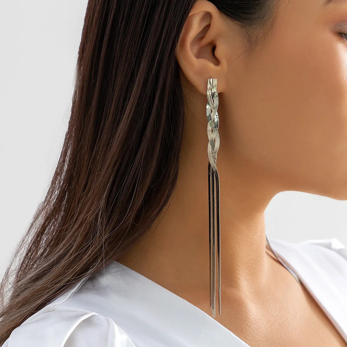 Kpop Gold Color Long Snake Chain Drop Earring for Women Wedding Vintage Dangle Earring Trendy Accessories Party Jewelry
Kpop Gold Color Long Snake Chain Drop Earring for Women Wedding Vintage Dangle Earring Trendy Accessories Party Jewelry