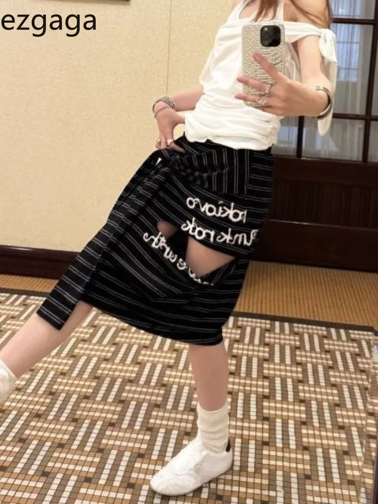 Ezgaga Vintage Striped Skirts Women Hollow Out Bandage Irregular Sexy Fashion Letter Y2k Harajuku Skirt Female Grunge Casual
Ezgaga Vintage Striped Skirts Women Hollow Out Bandage Irregular Sexy Fashion Letter Y2k Harajuku Skirt Female Grunge Casual