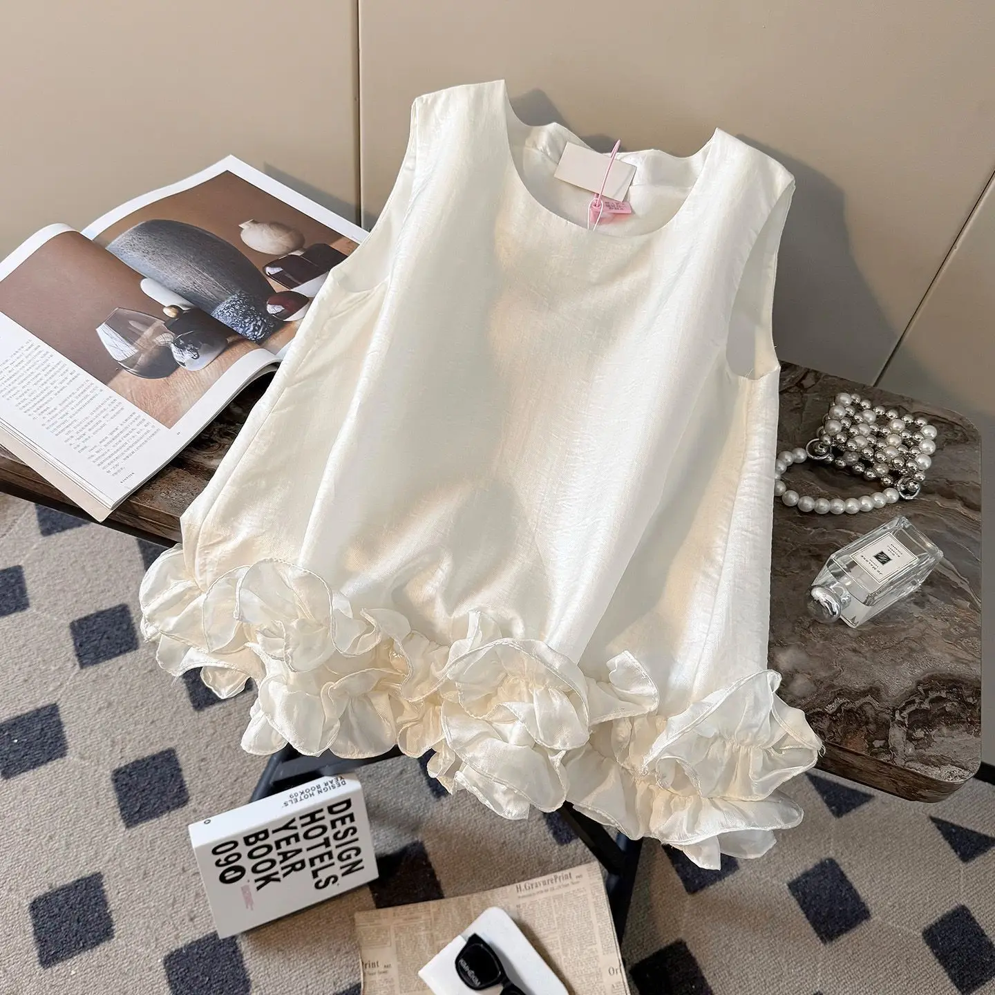Summer new French sleeveless ear hem shirt shirt simple to wear women clothing y2k top vintage
Summer new French sleeveless ear hem shirt shirt simple to wear women clothing y2k top vintage