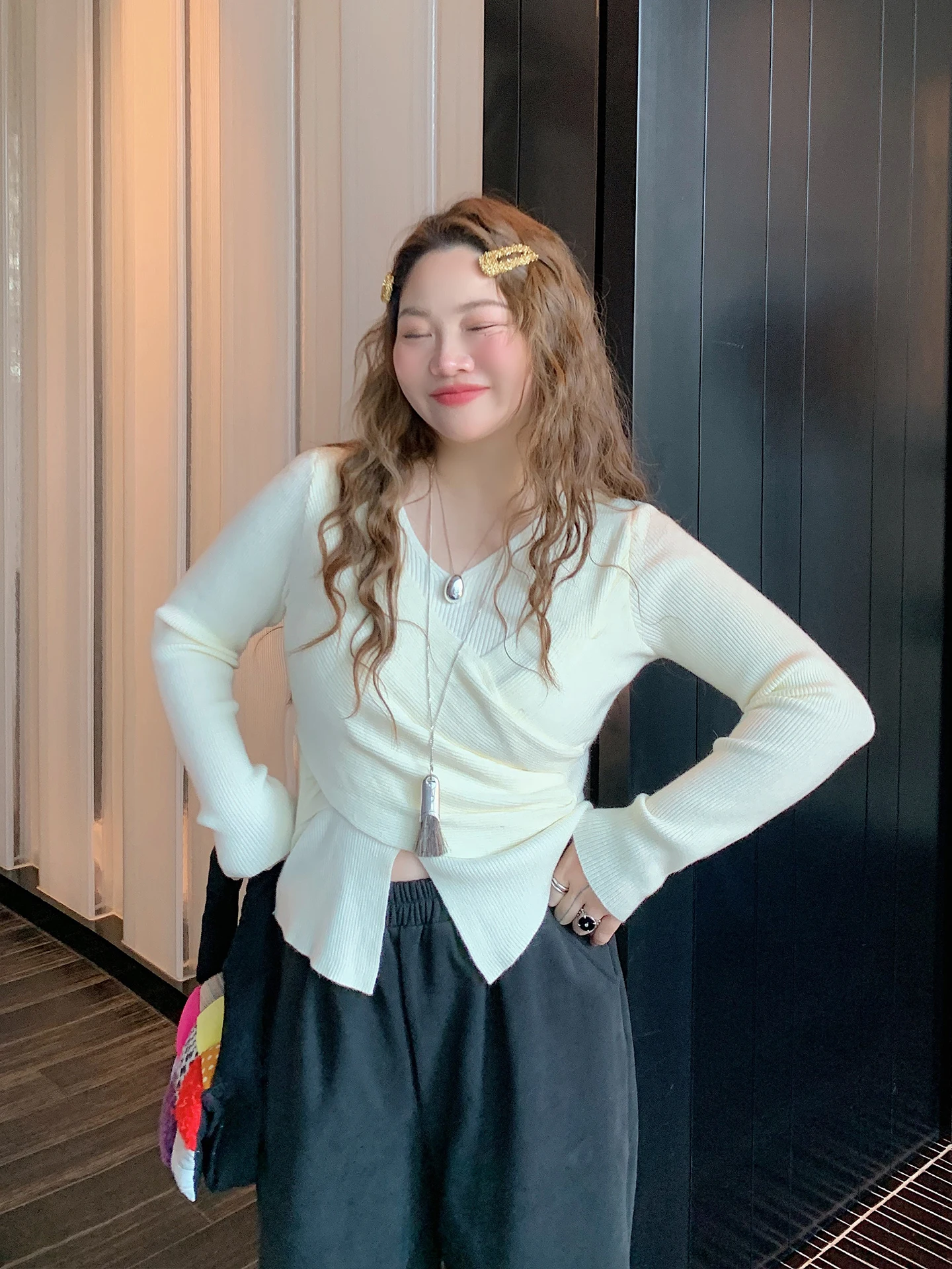 Slim Fit V-Ne Knitwear Women's Base irt Design Sensation Gold Dazhi Casual Sle Long Sve Thermal Inner Wear Top
Slim Fit V-Ne Knitwear Women's Base irt Design Sensation Gold Dazhi Casual Sle Long Sve Thermal Inner Wear Top