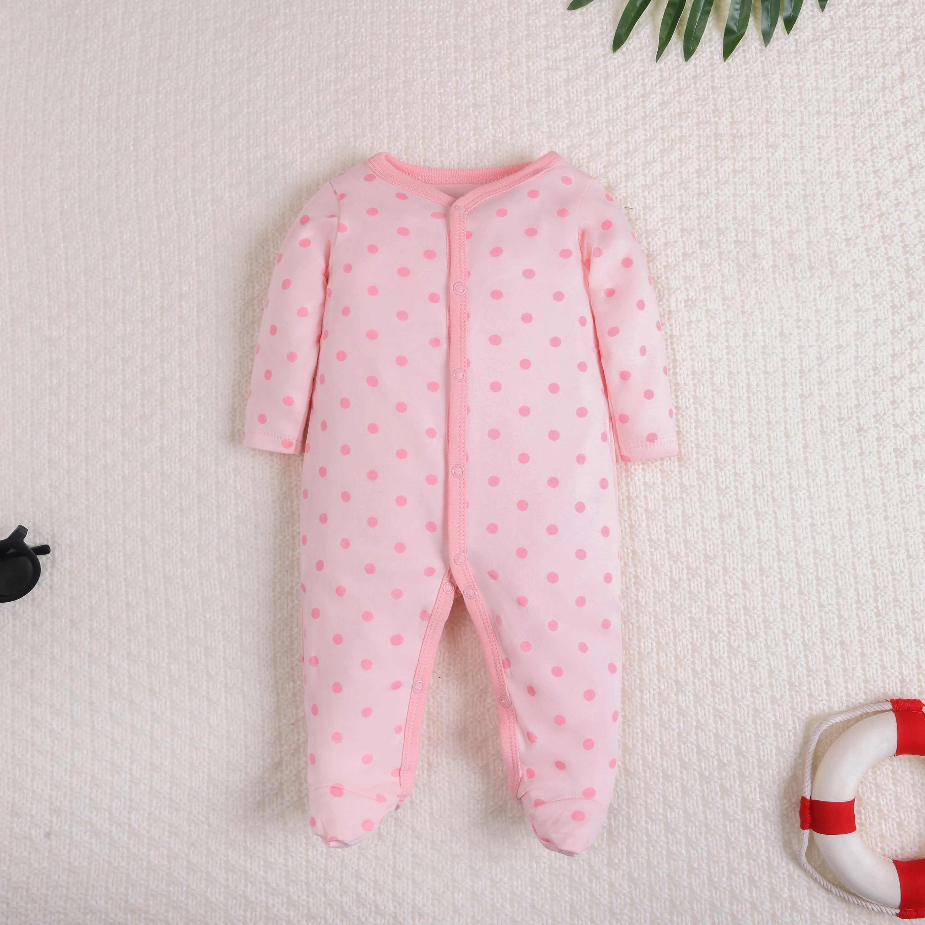 Cozy Long Sleeve Footed Onesie for Newborns, Infant's Clothing, Soft Baby Clothes Romper.
Cozy Long Sleeve Footed Onesie for Newborns, Infant's Clothing, Soft Baby Clothes Romper.