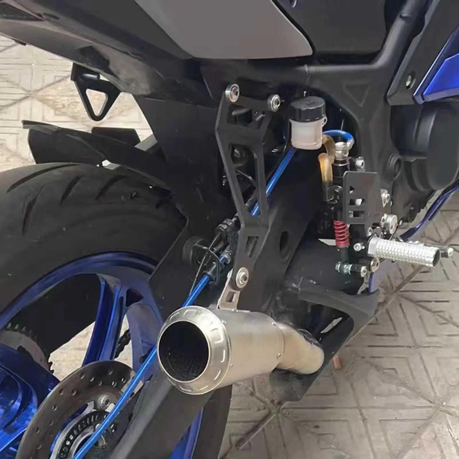 CNC Metallic Iron Exhaust Muffler Pipe Hanger Bracket for Yamaha YZF R3 YZF R25 MT03 MT25 Motorcycles 2014-2023
CNC Metallic Iron Exhaust Muffler Pipe Hanger Bracket for Yamaha YZF R3 YZF R25 MT03 MT25 Motorcycles 2014-2023