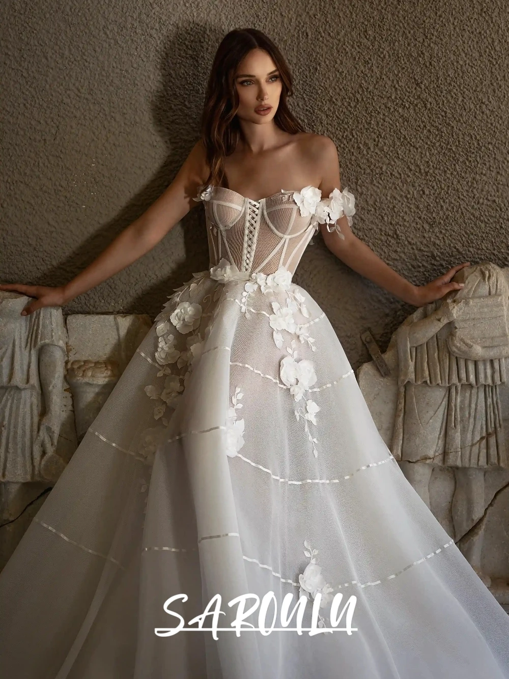 Off Shoulder Wedding Dress With 3D Floral Appliques Corset Bodice Romantic White Bridal Gown With Train For Luxury Wedding
Off Shoulder Wedding Dress With 3D Floral Appliques Corset Bodice Romantic White Bridal Gown With Train For Luxury Wedding