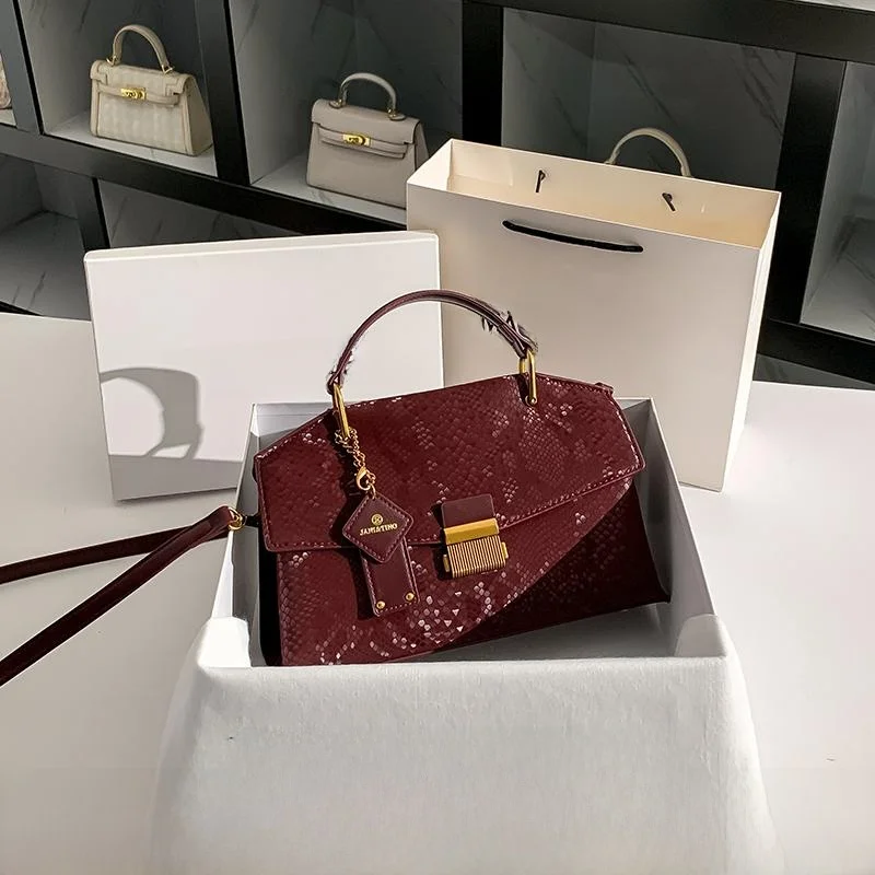 Кожаная сумка Ele со змеиным узором, женская сумка через плечо Ma Jankles, мягкая воловья кожа Briti Sle, повседневная сумка-тоут
Кожаная сумка Ele со змеиным узором, женская сумка через плечо Ma Jankles, мягкая воловья кожа Briti Sle, повседневная сумка-тоут