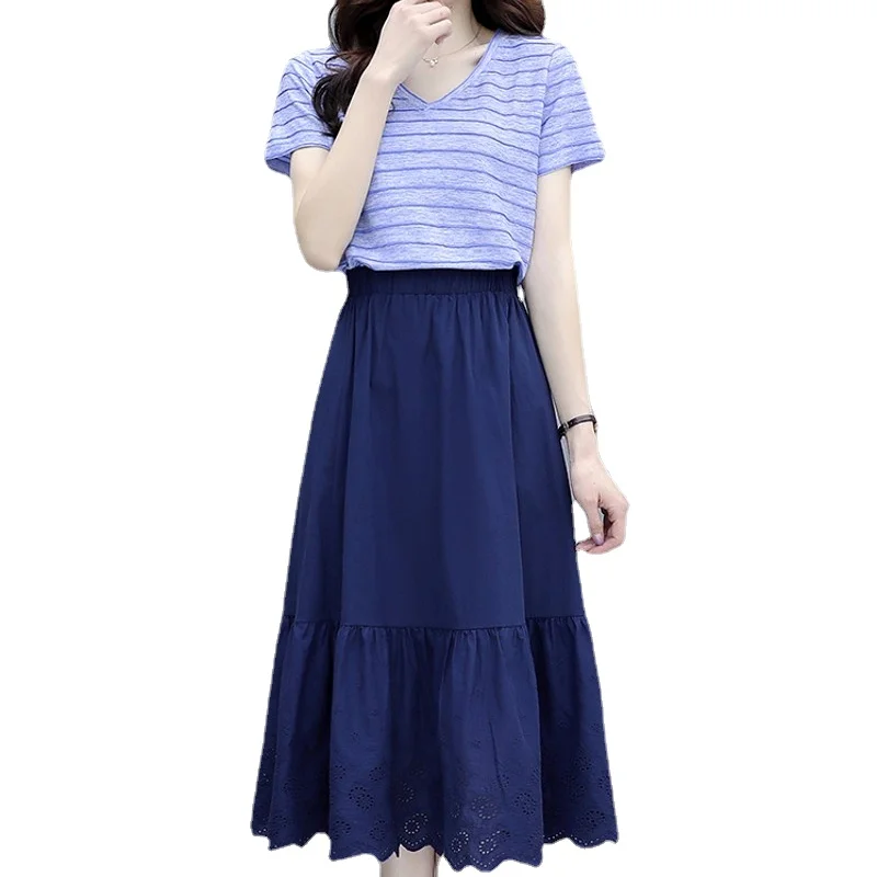 2022 New Women Set Stylish Retro Bow V Neck Lace Ruffles Long Sleeve Shirt + Black Elastic Waist A Line Skirt Two Piece Sets
2022 New Women Set Stylish Retro Bow V Neck Lace Ruffles Long Sleeve Shirt + Black Elastic Waist A Line Skirt Two Piece Sets