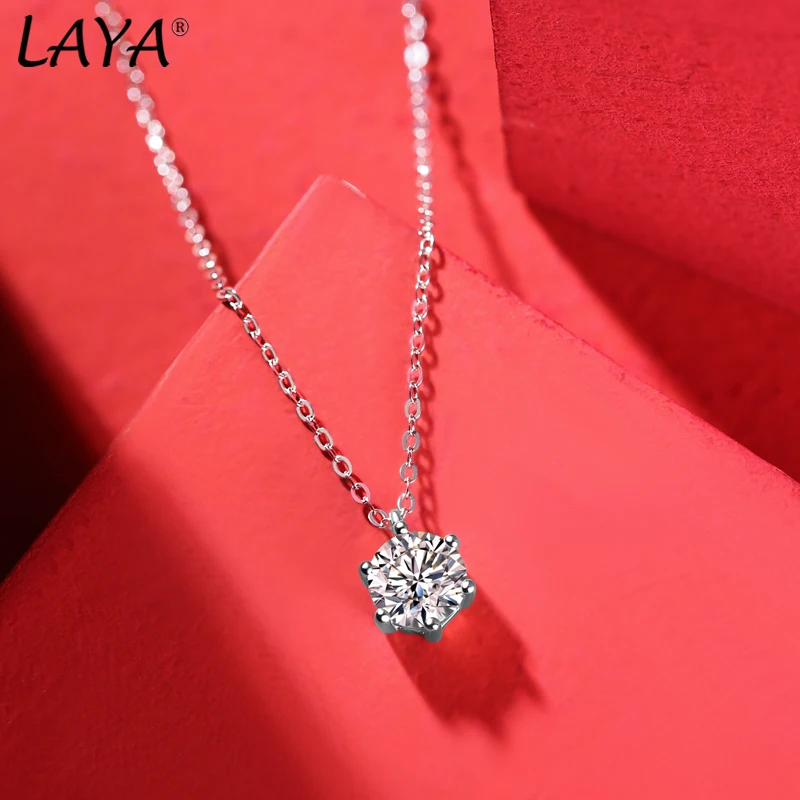 LAYA S925 Sterling Silver 1ct Moissanite Simple Six-Claw Clavicle Chain Pendant Necklace For Women Bride Wedding Elegant Jewelry
LAYA S925 Sterling Silver 1ct Moissanite Simple Six-Claw Clavicle Chain Pendant Necklace For Women Bride Wedding Elegant Jewelry