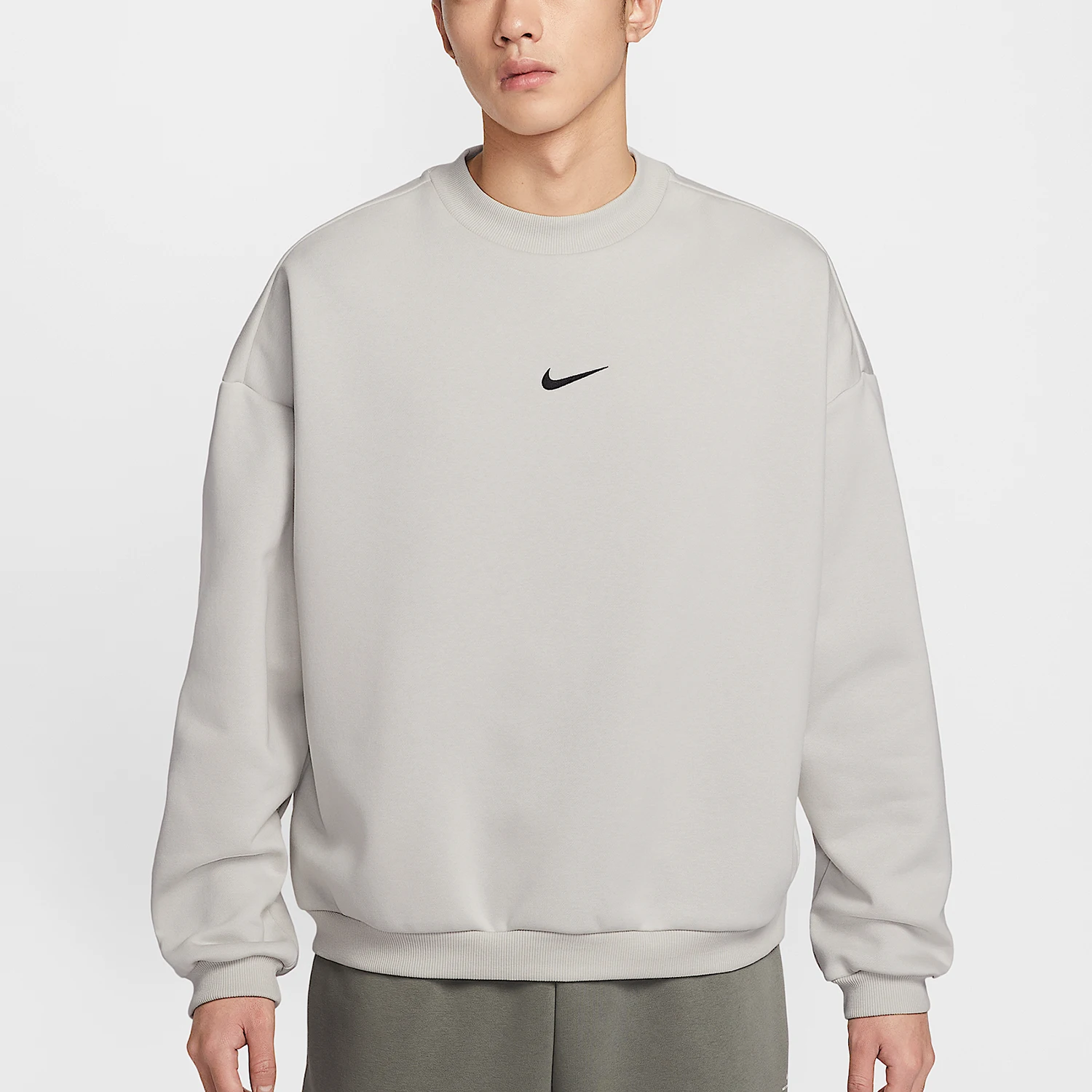 Nike genuine Winter Men's Round Neck Embroidered Sports Sweatshirt IR0107-072
Nike genuine Winter Men's Round Neck Embroidered Sports Sweatshirt IR0107-072