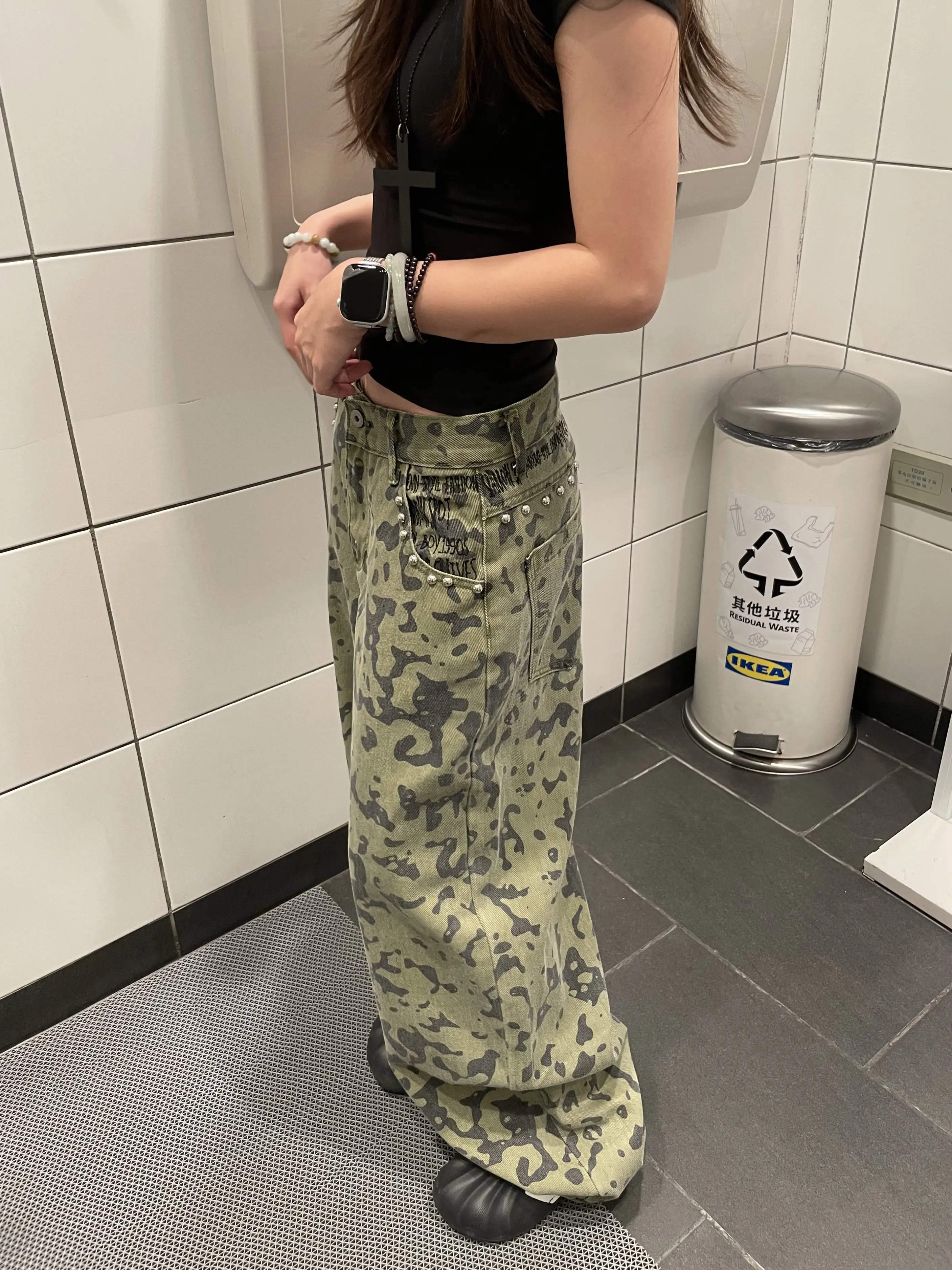 American Retro Rivet Washed Camouflage Jeans Loose Straight Leg Wide Leg Pants Street Design Women Casual Jeans
American Retro Rivet Washed Camouflage Jeans Loose Straight Leg Wide Leg Pants Street Design Women Casual Jeans