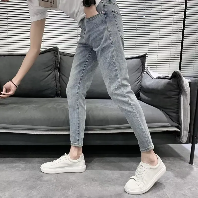 Slim Fit Summer Thin Jeans Men's Casual Faion Brand Denim Pants Youth ular mid Waist Zipper Closure Cotton Stretch
Slim Fit Summer Thin Jeans Men's Casual Faion Brand Denim Pants Youth ular mid Waist Zipper Closure Cotton Stretch