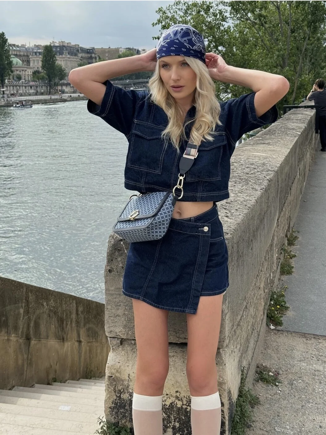 ZHAOLIN Denim Short Sleeve Shirt Top And Short Skirt Set Casual Vintage Design Summer Women's High Waist Pocket Decorated Asy...
ZHAOLIN Denim Short Sleeve Shirt Top And Short Skirt Set Casual Vintage Design Summer Women's High Waist Pocket Decorated Asy...