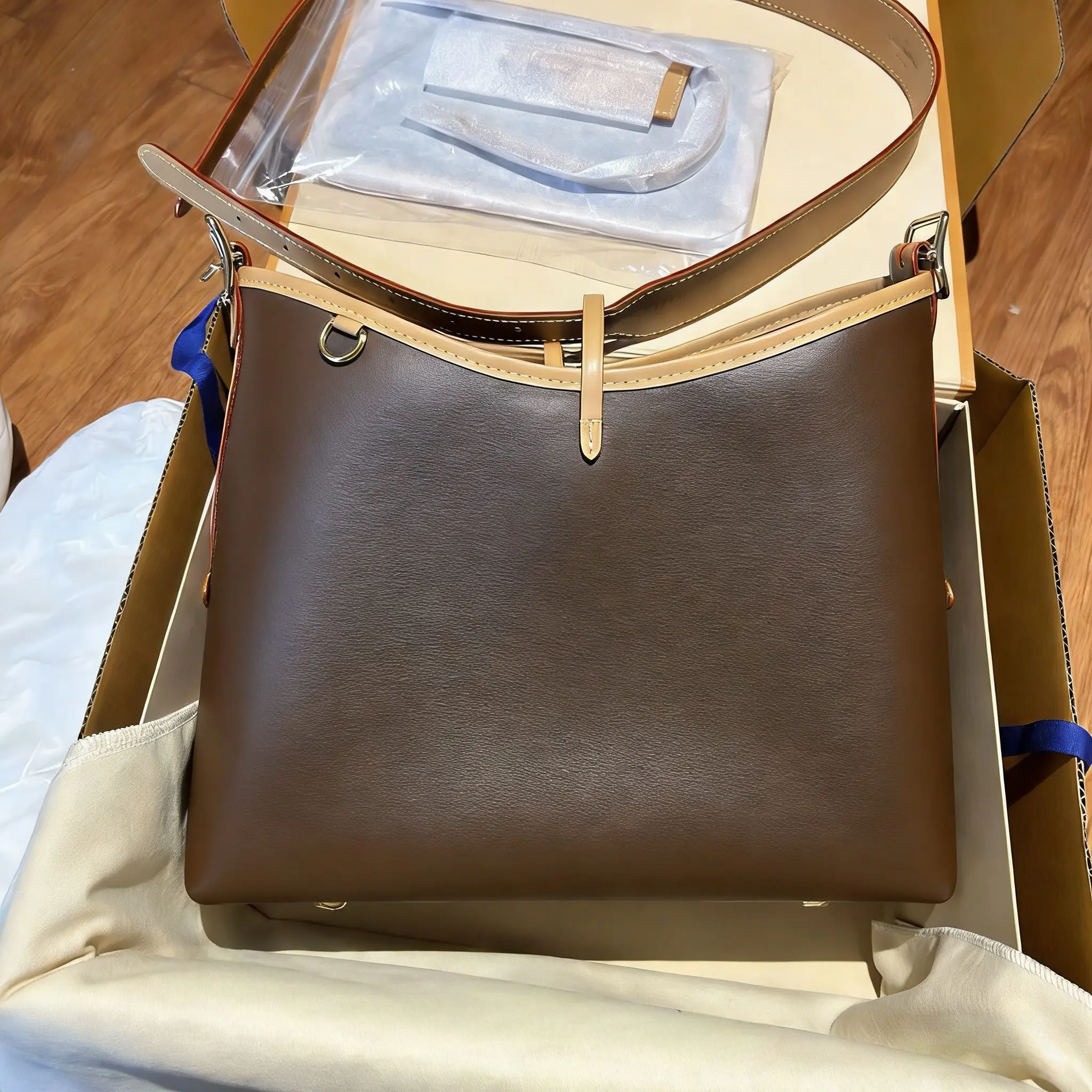 New Style Fashionable and Versatile Women's Single Shoulder Crossbody Bag High-end Handbag For Shoulder Carry
New Style Fashionable and Versatile Women's Single Shoulder Crossbody Bag High-end Handbag For Shoulder Carry