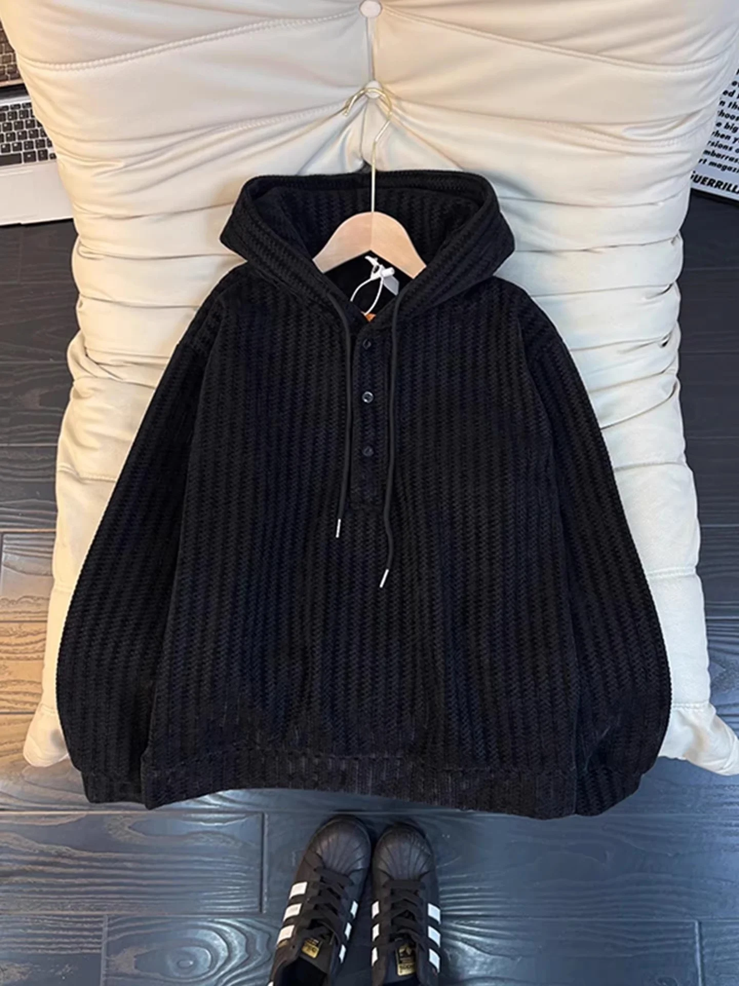 Мужская толстовка с капюшоном, зимняя удобная повседневная футболка с рисунком в американском стиле Thiened Fce Long Sve Bla Fibone
Мужская толстовка с капюшоном, зимняя удобная повседневная футболка с рисунком в американском стиле Thiened Fce Long Sve Bla Fibone