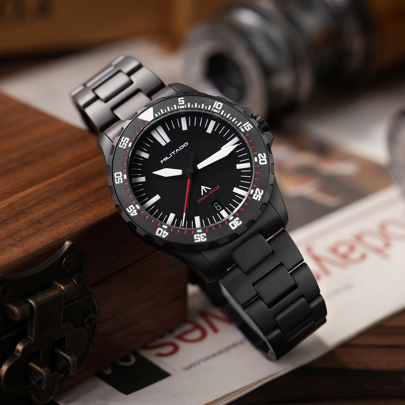 Militado ML16 39mm Quartz Dive Watch Sapphire Crystal 200M Water Resistant Ceramic Bezel BGW9 Lume Screw Down Crown
Militado ML16 39mm Quartz Dive Watch Sapphire Crystal 200M Water Resistant Ceramic Bezel BGW9 Lume Screw Down Crown