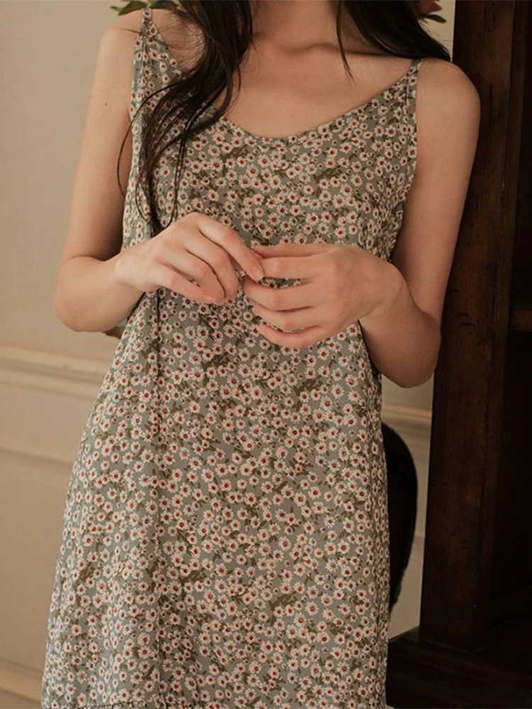 Korean Style Floral Print Sleep Dress Women's Cute Strap Home Clothes Sexy Student Summer Thin Home Clothes Mid-Length Skirt
Korean Style Floral Print Sleep Dress Women's Cute Strap Home Clothes Sexy Student Summer Thin Home Clothes Mid-Length Skirt
