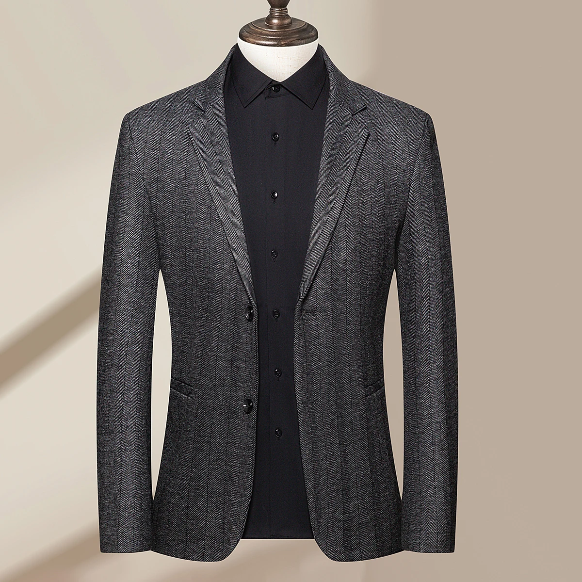 High Quality Herringbone Wool Blend Single Breasted Stylish Handsome Line Bag Men's 2025 Business Casual Single Suit Jacket
High Quality Herringbone Wool Blend Single Breasted Stylish Handsome Line Bag Men's 2025 Business Casual Single Suit Jacket