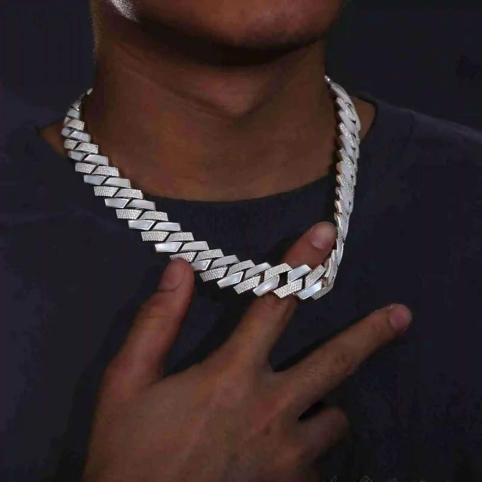 Custom Chain Pass Diamond Tester Vvs Moissanite Iced Out Silver 925 Cuban Link Chain Necklace
Custom Chain Pass Diamond Tester Vvs Moissanite Iced Out Silver 925 Cuban Link Chain Necklace