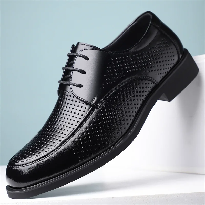 Мужские летние кожаные туфли с мягкой подошвой, перфорированные, для делового стиля, дышащие, для повседневной носки, кожаные туфли для офиса.
Мужские летние кожаные туфли с мягкой подошвой, перфорированные, для делового стиля, дышащие, для повседневной носки, кожаные туфли для офиса.