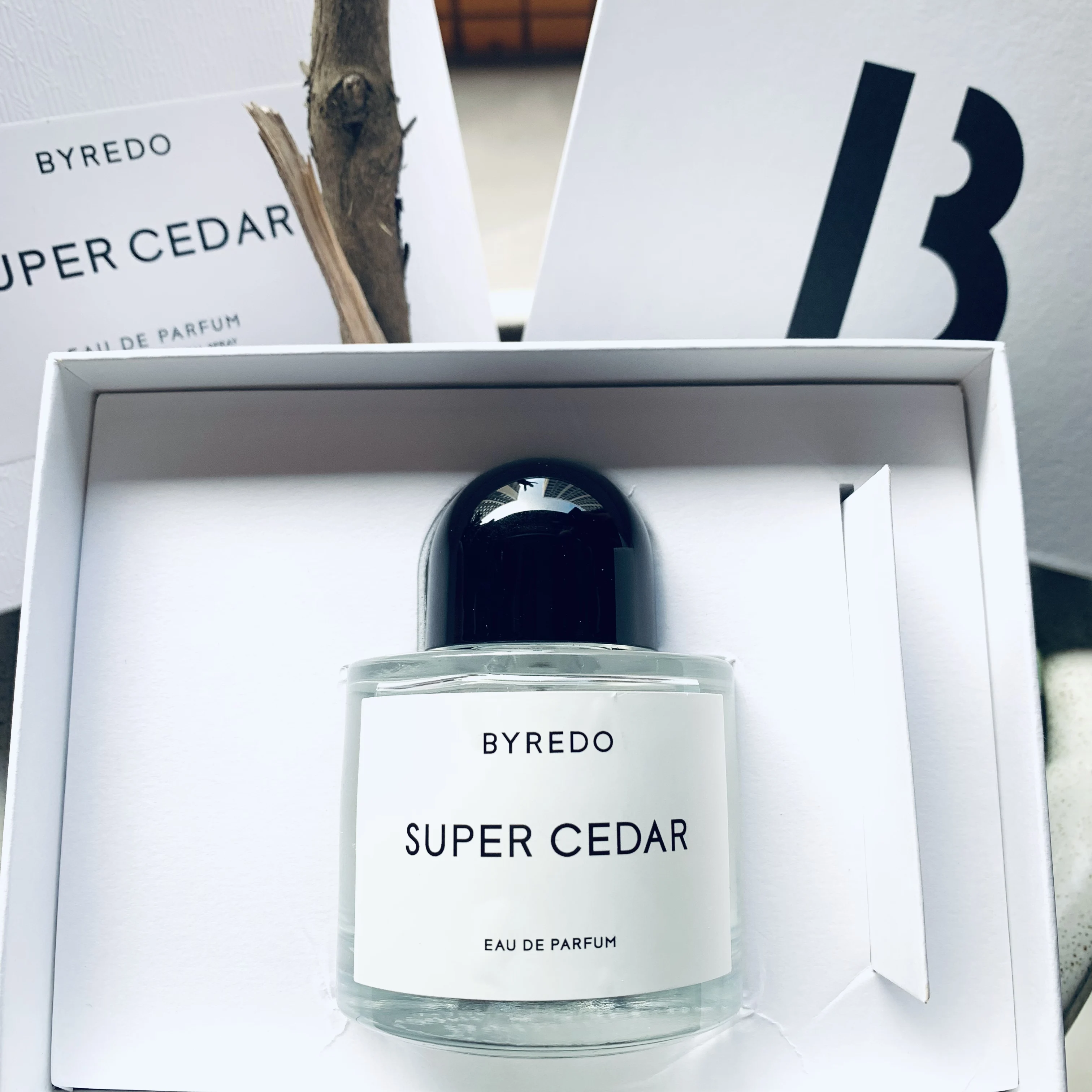 Byredo SUPER CEDAR Eau de Parfum Spray - 3.4oz Floral Scent, Smooth & Powdery Finish, Fresh & Elegant Design
Byredo SUPER CEDAR Eau de Parfum Spray - 3.4oz Floral Scent, Smooth & Powdery Finish, Fresh & Elegant Design