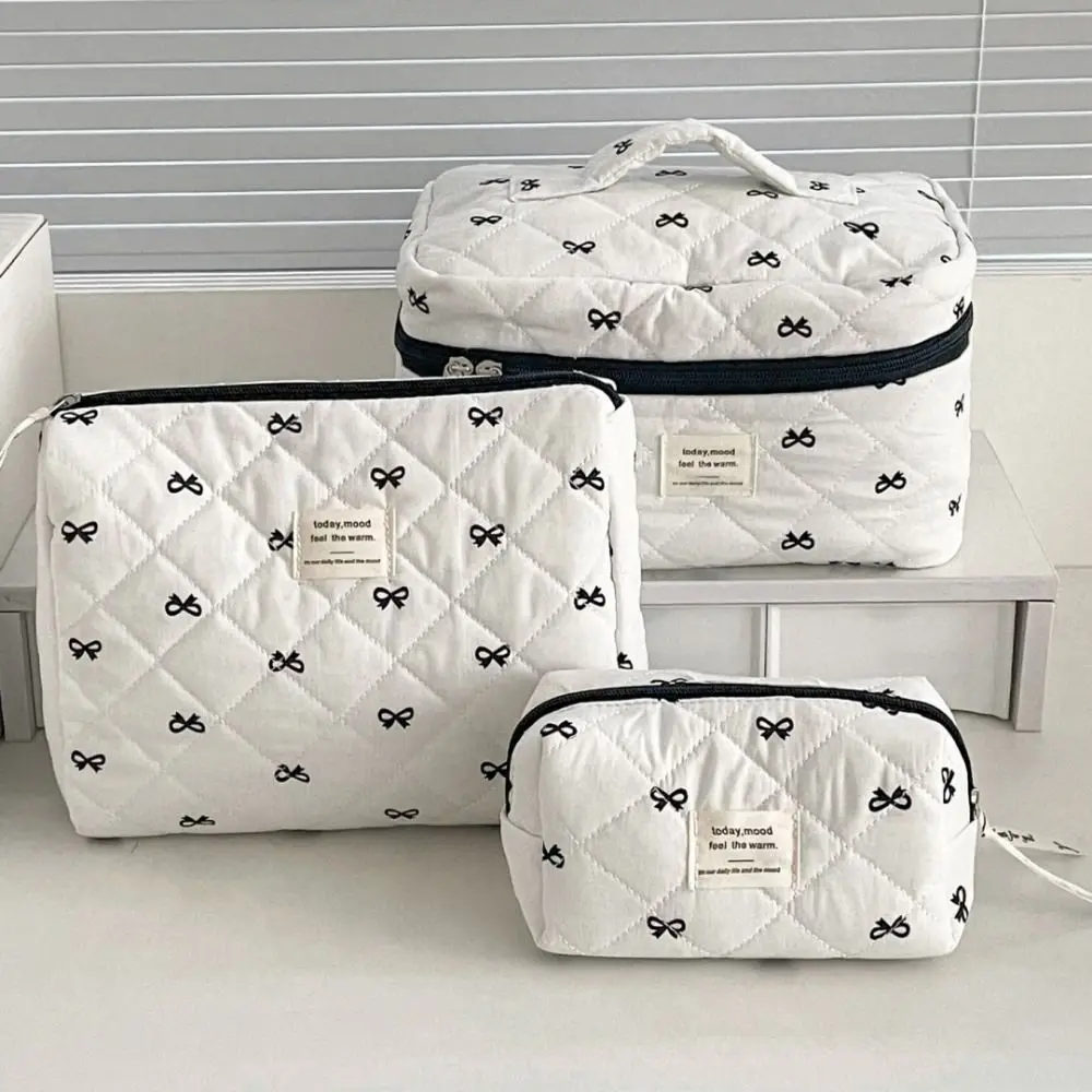 Портативная женская косметичка с синим бантом, большая вместительная дорожная сумка для хранения, сумка 3, косметичка на молнии, подарки
Портативная женская косметичка с синим бантом, большая вместительная дорожная сумка для хранения, сумка 3, косметичка на молнии, подарки