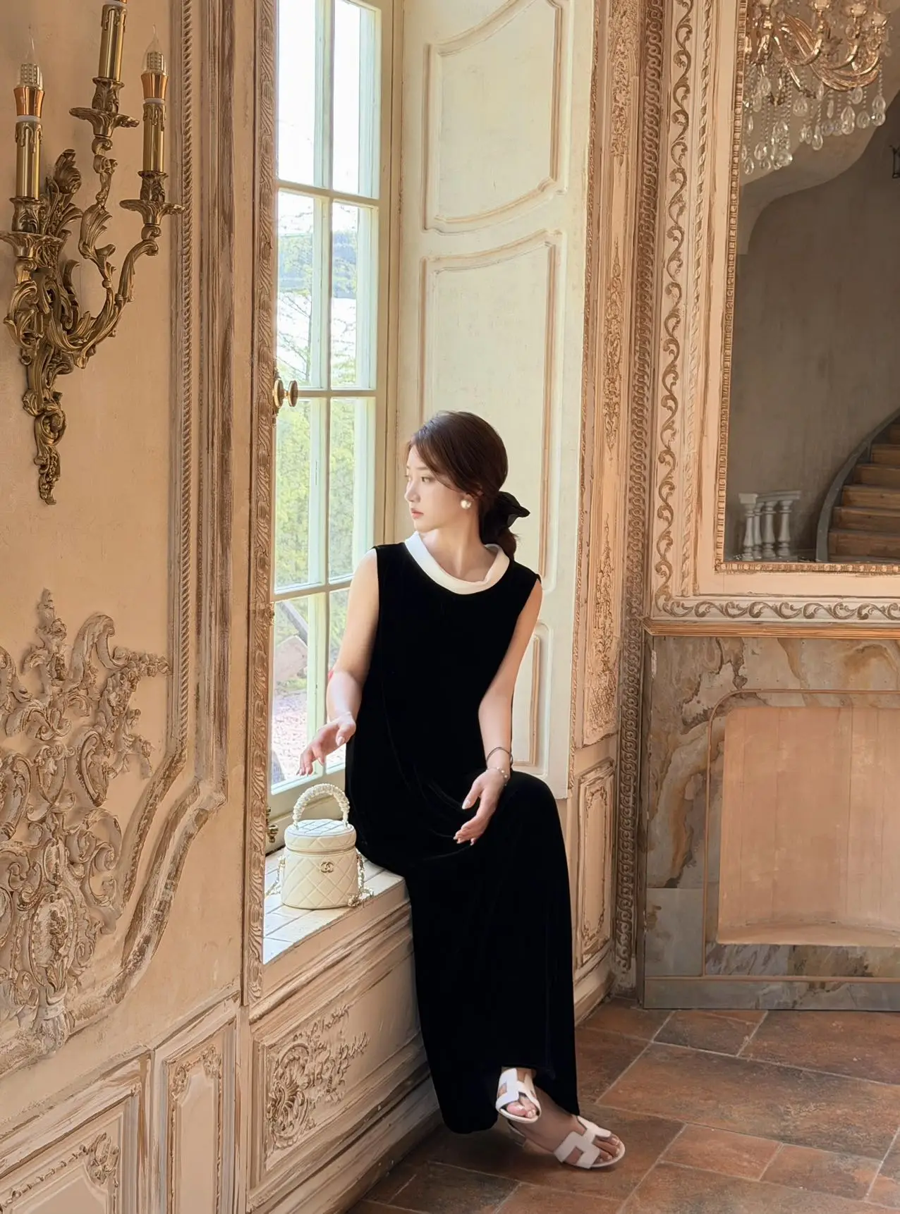 Hebe Style Velvet Dress Color Block round Collar Sleeveless Midi Black Dress Women Casual Straight Silhouette Loose Fit Summer
Hebe Style Velvet Dress Color Block round Collar Sleeveless Midi Black Dress Women Casual Straight Silhouette Loose Fit Summer