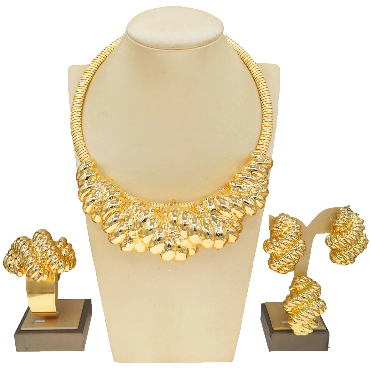 Italy Gold Plated Jewelry Set For Women Classic Design Necklace Hoop Earrings Bangle And Ring New In Fashion 4PCS Set Jewelry
Italy Gold Plated Jewelry Set For Women Classic Design Necklace Hoop Earrings Bangle And Ring New In Fashion 4PCS Set Jewelry