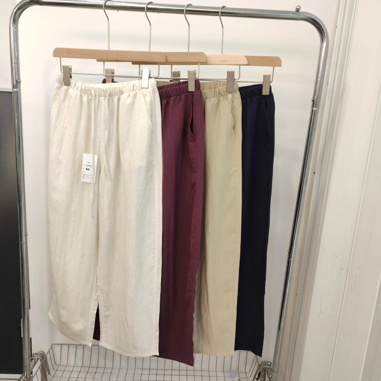 Women's Summer Thin Straight Leg Wide Leg Pants Ice Silk Nine Points Loose Cool Casual Pants Ladies Fashion
Women's Summer Thin Straight Leg Wide Leg Pants Ice Silk Nine Points Loose Cool Casual Pants Ladies Fashion