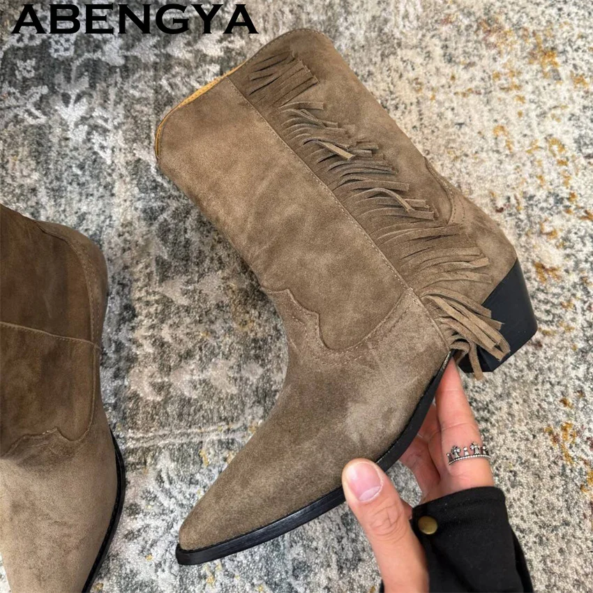 Новые замшевые ботильоны с кисточками, дизайнерские женские ботинки из натуральной кожи на массивном каблуке, короткие зимние модные ботинки в стиле панк для женщин
Новые замшевые ботильоны с кисточками, дизайнерские женские ботинки из натуральной кожи на массивном каблуке, короткие зимние модные ботинки в стиле панк для женщин