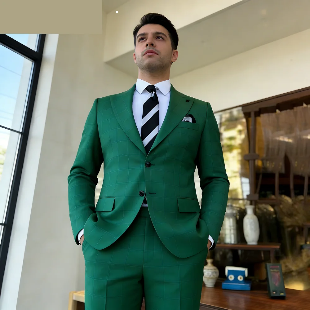 Мужской деловой костюм-двойка (жакет и брюки) с галстуком для свадебных торжеств и официальных мероприятий
Мужской деловой костюм-двойка (жакет и брюки) с галстуком для свадебных торжеств и официальных мероприятий