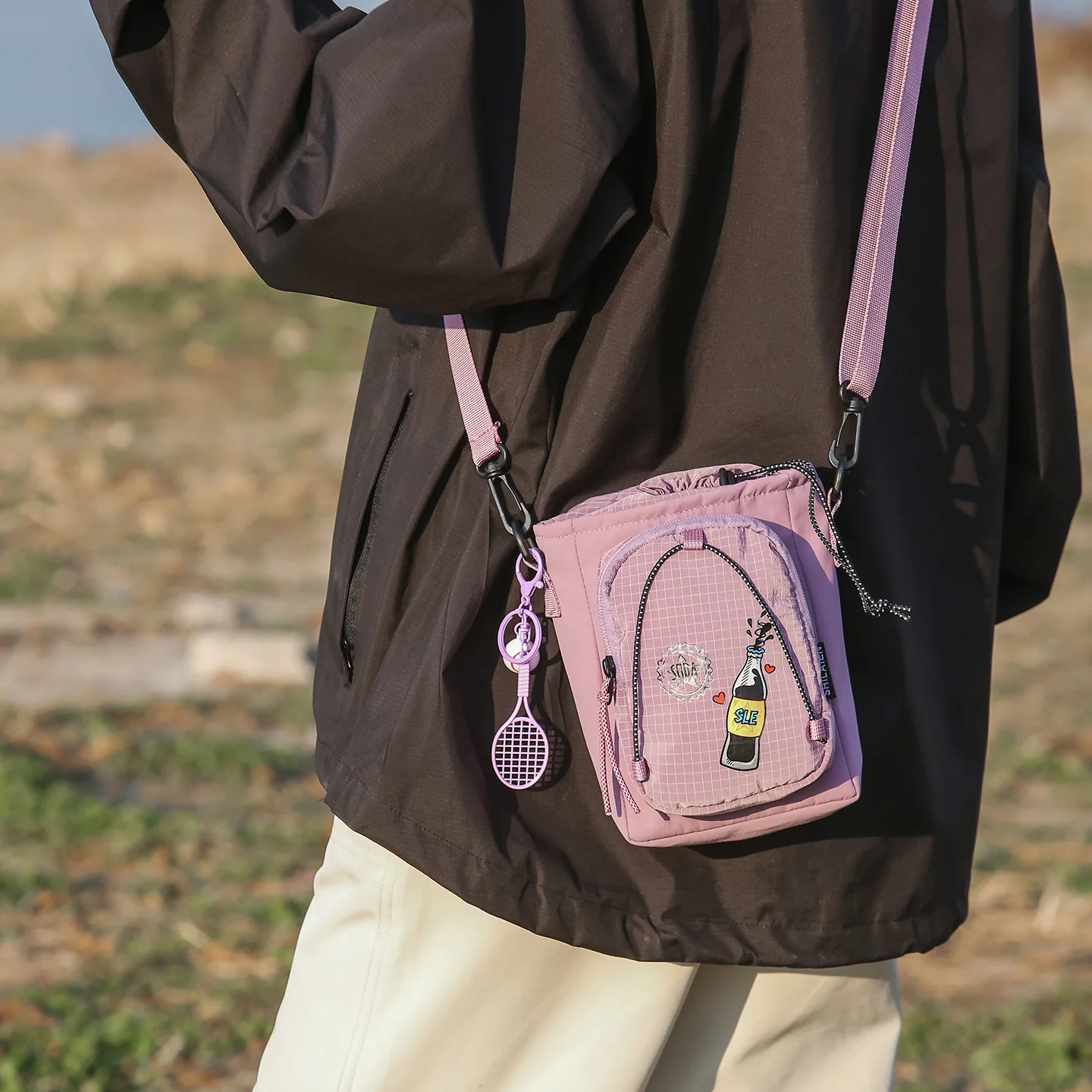 Japanese-style Outdoor Lightweight Nylon Crossbody Bag Casual Niche Design Phone Storage Crossbody Bag
Japanese-style Outdoor Lightweight Nylon Crossbody Bag Casual Niche Design Phone Storage Crossbody Bag