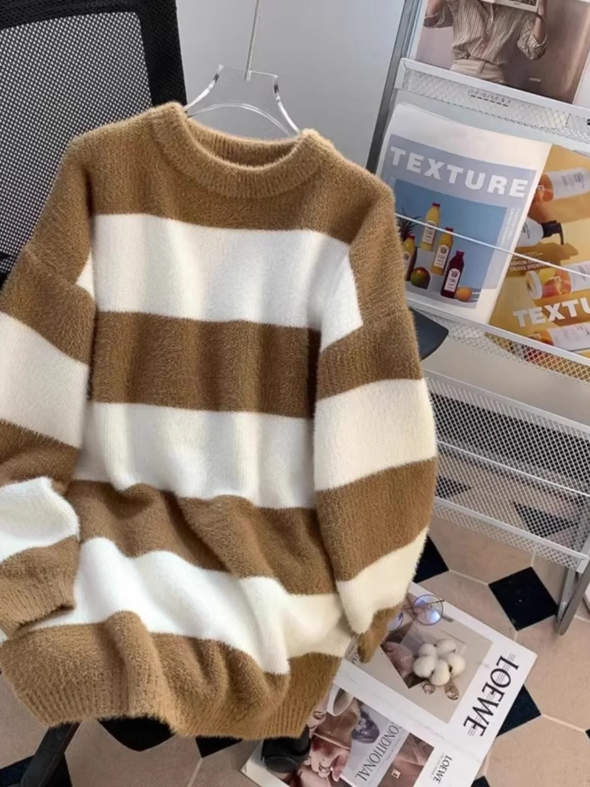 Шикарный черный полосатый свитер из норкового меха, женский свободный ленивый зимний свитер, Новое поступление, вязаный свитер средней длины с крышкой
Шикарный черный полосатый свитер из норкового меха, женский свободный ленивый зимний свитер, Новое поступление, вязаный свитер средней длины с крышкой