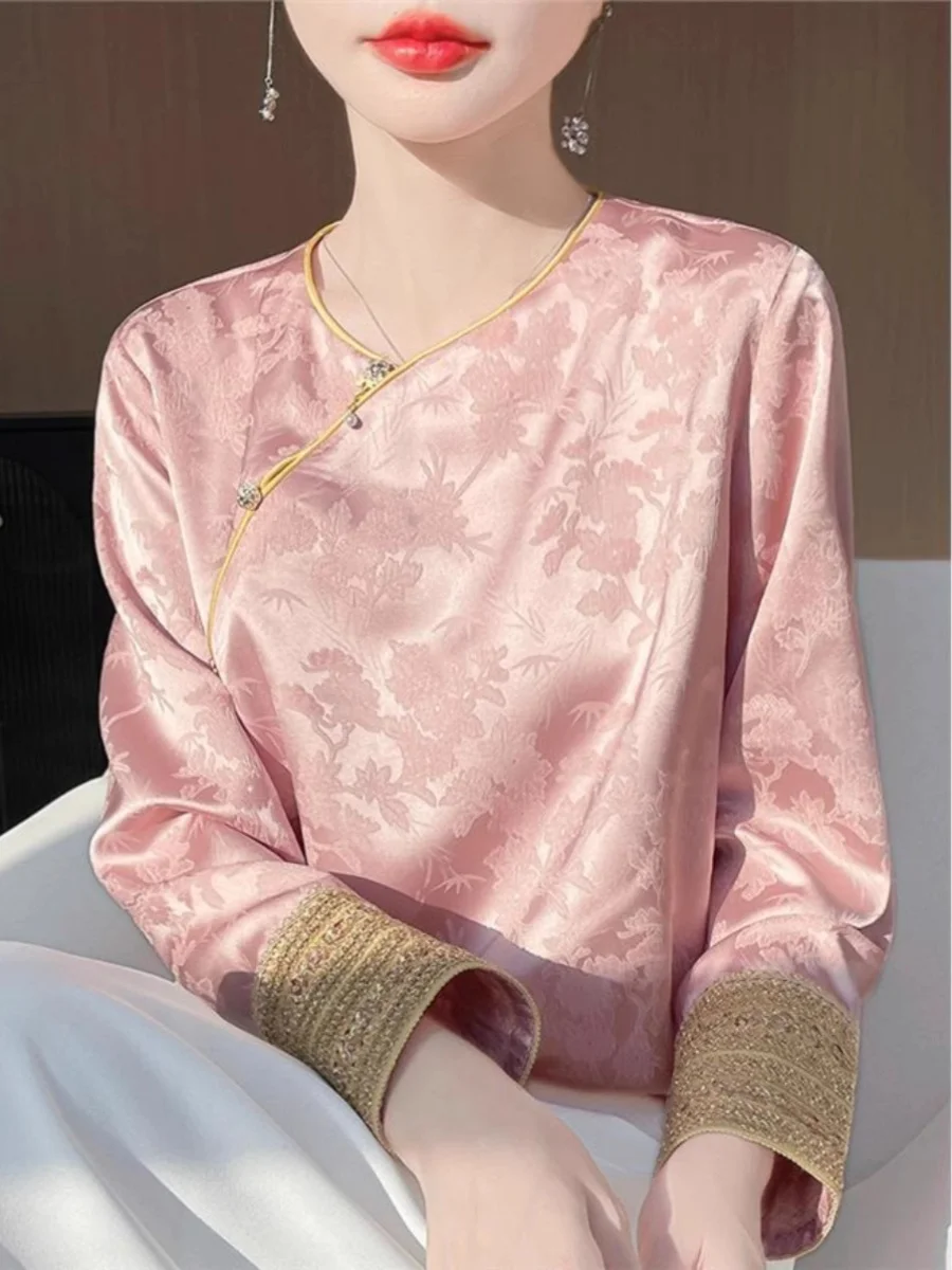 New Chinese Style National Trend Long Sleeve Women's round Neck Pearl Buttoned Loose Silk Tkae Embroidered Color Block Shirt
New Chinese Style National Trend Long Sleeve Women's round Neck Pearl Buttoned Loose Silk Tkae Embroidered Color Block Shirt